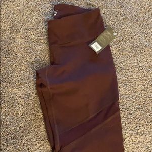 old navy active go dry maroon leggings size small